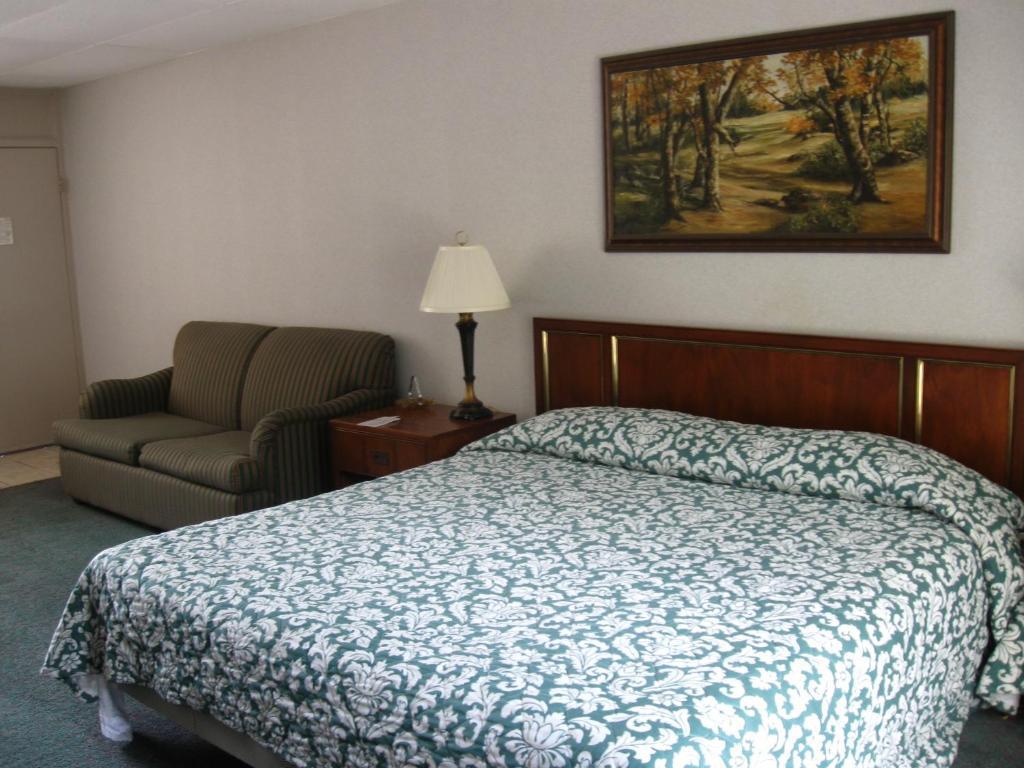 Beaver Lake Lodge Rogers Room photo