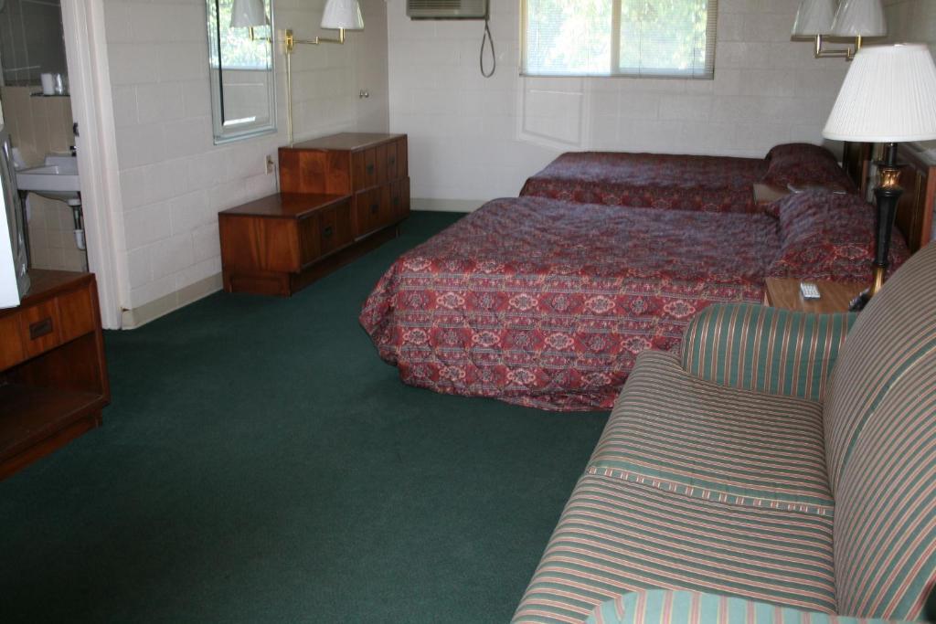 Beaver Lake Lodge Rogers Room photo